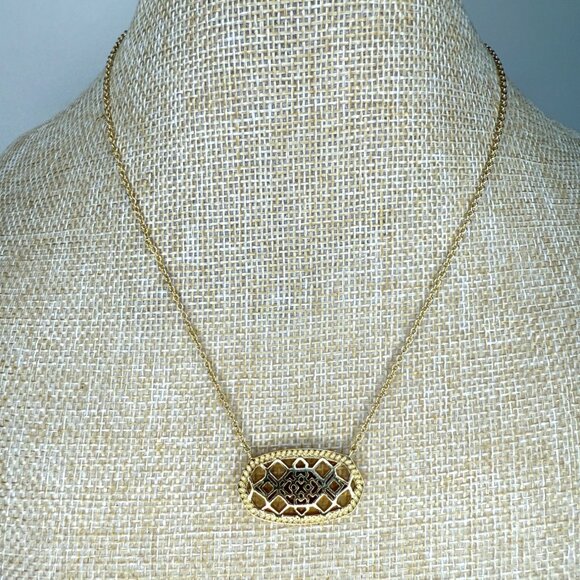 Kendra Scott Gold Pendant Necklace With Intricate Openwork Design On Adjustable - Picture 1 of 8